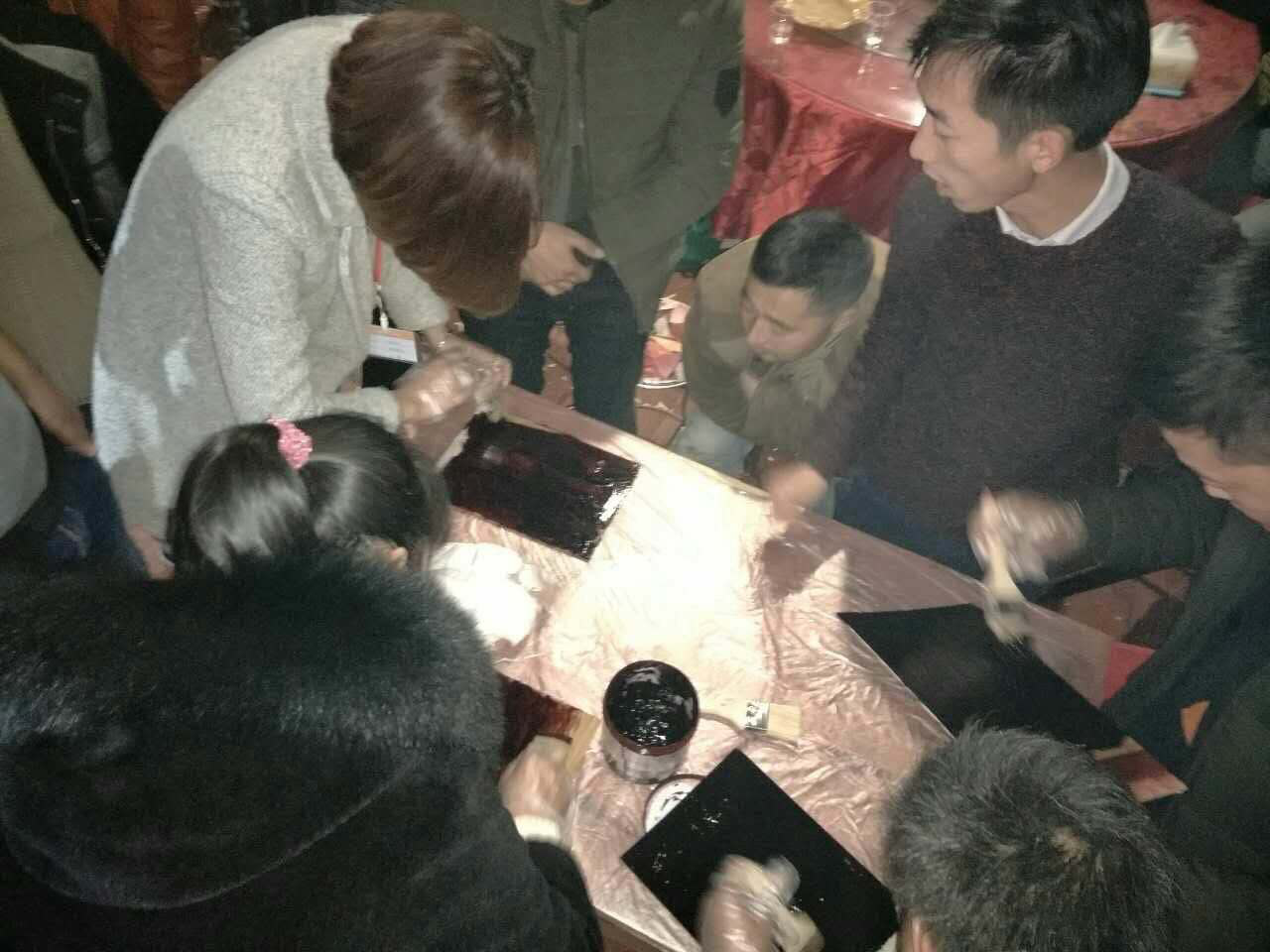傳承工匠精神，數(shù)碼彩安徽阜南站工藝交流培訓(xùn)進(jìn)行中