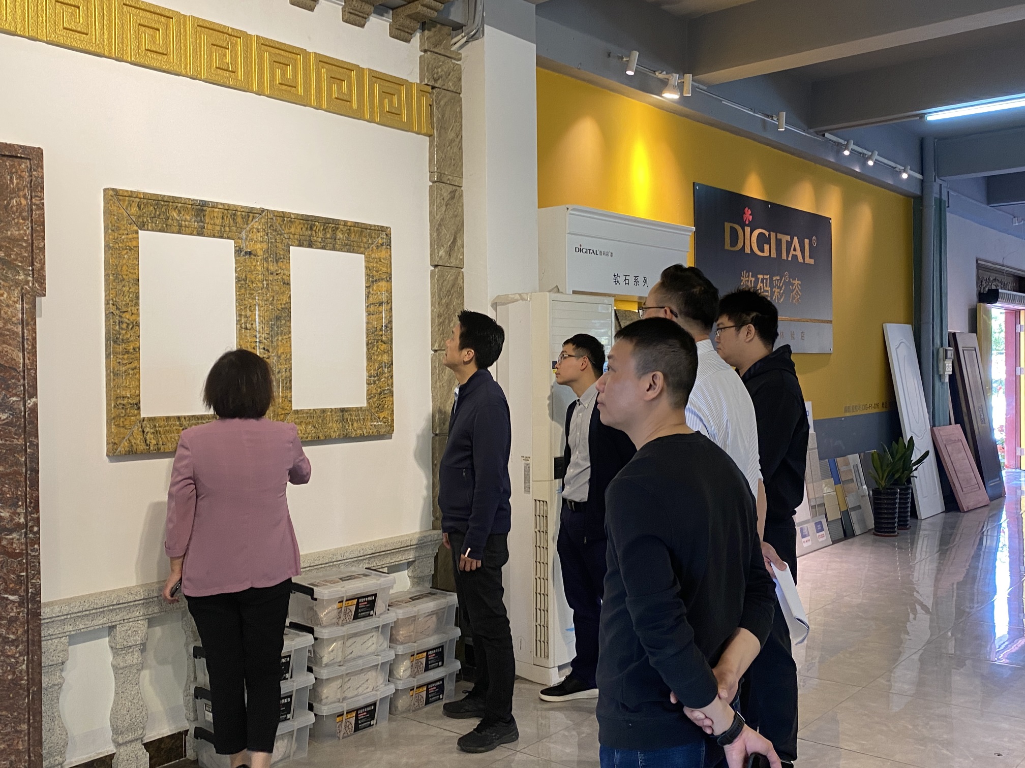 數(shù)碼彩要聞|杏壇鎮(zhèn)鎮(zhèn)長到數(shù)碼彩企業(yè)走訪。